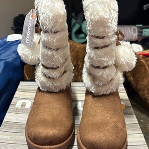 Makalu Chestnut Fur Boots